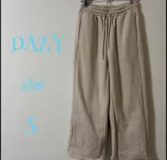 DAZY ベージュ スウェットパンツ Sサイズ