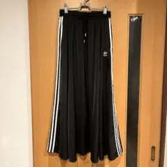 【adidas】フリーサイズ アディダス ブラック ロングフレアスカート ロゴ入
