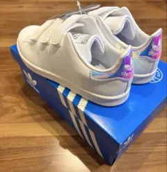 【タグ、箱付き新品未使用】スタンスミス　adidas オリジナル　キッズ　21㎝