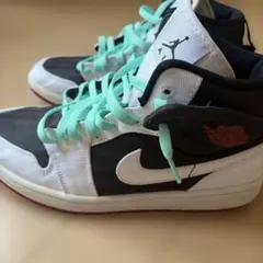 NIKEエアジョーダン1ミッド