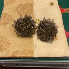 ビーズ装飾 ブラックピアス約2.5cm