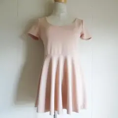 ワンピース トップス XOXO サーモンピンク ぺプラムのサムネイル