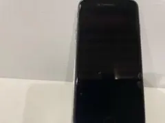 Apple iPhone SE3 ブラック 本体