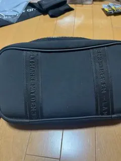 adidasのサムネイル