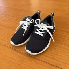 new balanceのキッズシューズ