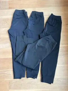 ユニクロ　140 アイティブジョガーパンツ3本＋おまけ1本で合計4本