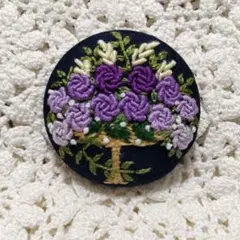 37.刺繍ブローチ　ハンドメイド