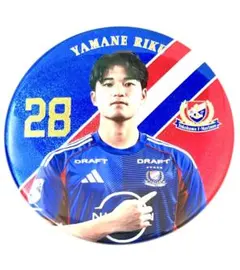 横浜F・マリノス マリガチャ BIGラメ缶バッジ 28 山根陸選手 - メルカリ