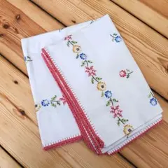 【ドイツ 手刺繍 小花の刺繍のテーブルクロス】ヴィンテージ