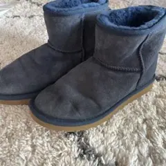 UGG ムートンブーツ　新品に近い　ネイビー　23.5センチ