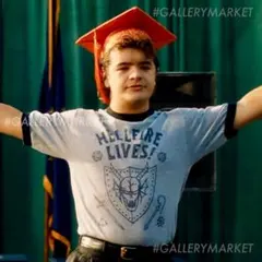 M HELLFIRE LIVES ストレンジャーシングス ヘルファイア Tシャツ