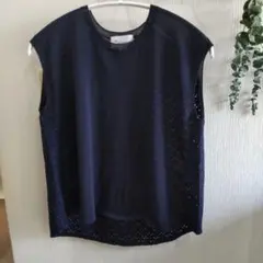 試着のみ ノースリーブニット 刺繍 ネイビー Ｍサイズ アッシュスタンダードのサムネイル