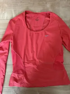 Nike DRI-FIT ピンク長袖トップス