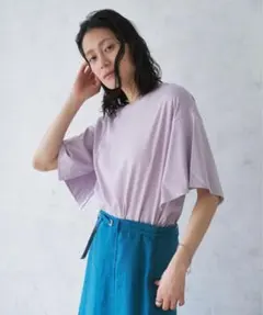 ⚘ 新品 Audrey and John Wad カットスリーブプルオーバーのサムネイル
