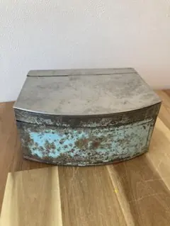 アンティークショップ購入　小物入れ　サビあり