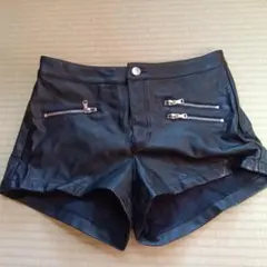 ブラックレザーショートパンツ