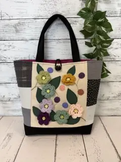 ハンドメイド トートバッグ　No.1074 一点物　パッチワーク風　花モチーフ