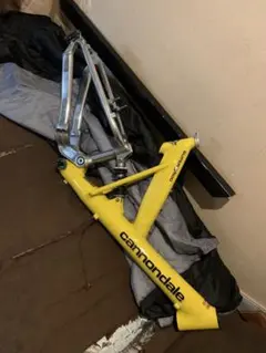 Cannondale Super V 500 フレーム　MTBのサムネイル