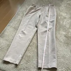 GU ベージュ チノパン