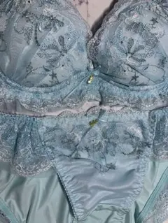 tutuanna ブルー 花柄刺繍 ブラジャーショーツセット B75