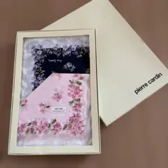 【新品未使用】ピエールカルダン　ハンカチ2枚セット