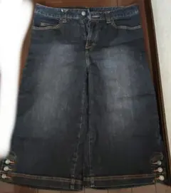 レディース デニムパンツ　ガウチョ ブラック裾ボタンのサムネイル