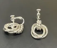 シルバー ツイストリング フックイヤリング