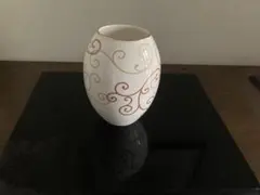 ウェッジウッド　花瓶 金彩唐草模様のサムネイル
