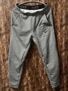 Nike グレー ジャージパンツ　早い者勝ち！