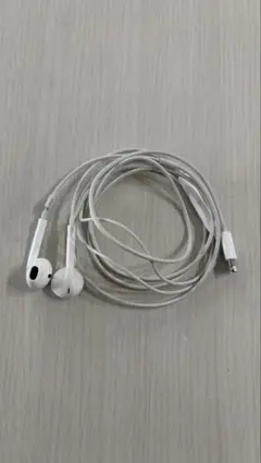 iPhone純正有線イヤホン　Lightningのサムネイル