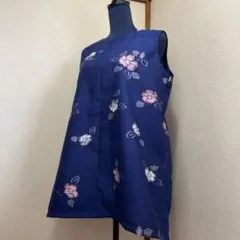 ふ*う様 正絹紬着物リメイク ノースリーブチュニックワンピースブラウス　紺地椿柄