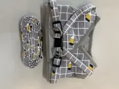 グレーチェック柄犬用ハーネス、リードセット　Mサイズ