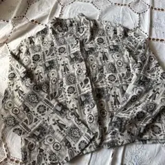 モノクロ幾何学模様 長袖シャツ