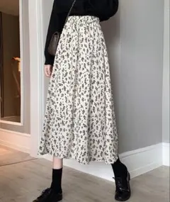 花柄フレアロングスカート フリーサイズ　ウエストゴム 春から秋