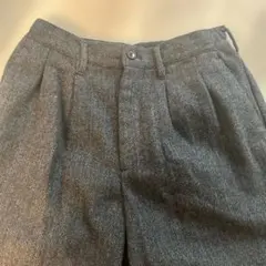 ニコアンドMヘリンボーン柄 ツータック スラックス グレー