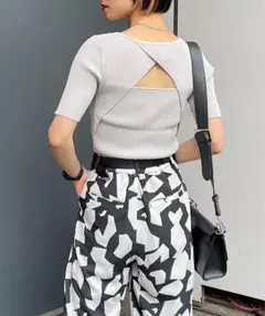 【極美品】PAGE BOY WEB限定 / バックオープン半袖ニット 完売品