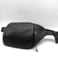 極美品 コーチ ボディバッグ トンプソン 本革 ブラック ロゴ型押し チャーム