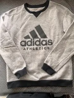adidas グレー トレーナー 裏起毛　150