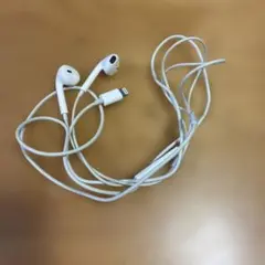 純正　Apple Lightning イヤフォン ホワイト