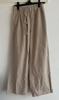 ベージュ カジュアルパンツ ストレートレッグ