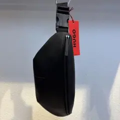 新品ヒューゴボスグレインショルダーバッグラバーロゴパッチフェイクレザー正規品 新品ヒューゴボスグレインショルダーバッグラバーロゴパッチフェイク