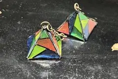 ステンドグラスランプ、カラフル　レジンのハンドメイドピアス