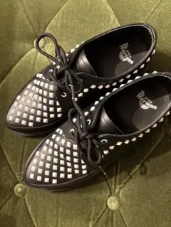 Dr. Martens スタッズ付きレースアップシューズ