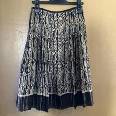 Aquascutum 絹100% プリーツスカート 総柄のサムネイル