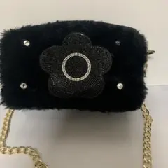 ブラックファーとレザーのショルダーバッグ