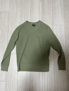 UNIQLO Vネックニット M