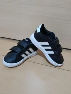adidas ブラック スニーカーベビーbabyキッズKIDSベルト美品試着のみ