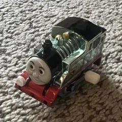 カプセルプラレール　トーマスシリーズ　トーマス　メタリックver タカラトミー