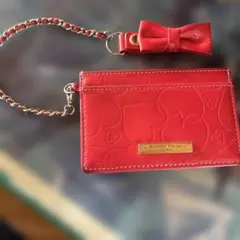 サマンサタバサ　レザー製ハート模様パスケース 赤