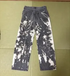 ブリーチ加工 デニムパンツ